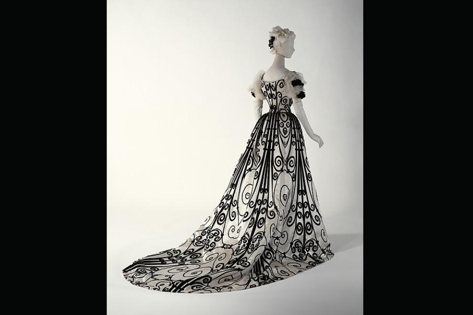 The original House of Worth ironwork evening dress (1898-1900) is on display at the Metropolitan Museum of Art.