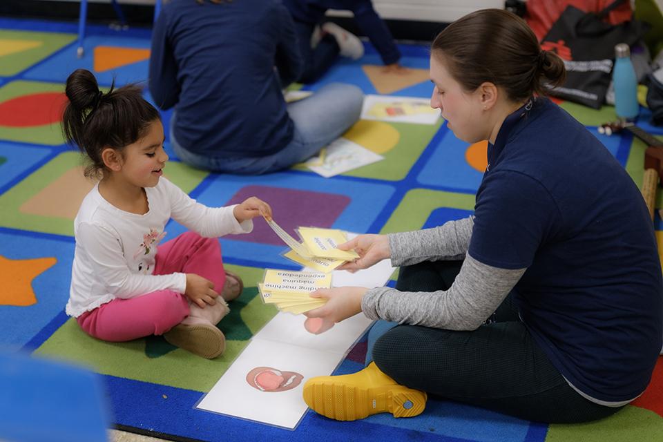 Ann-Louise Wolf and ArtistCorps members work with students at Easton Elementary School in Winston-Salem. / Photo: Raunak Kapoor