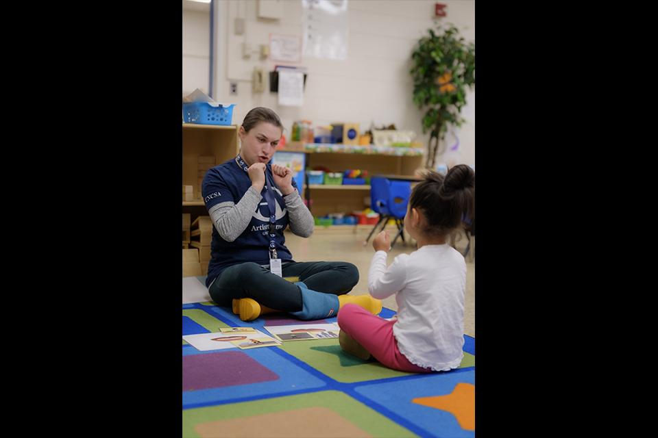 Ann-Louise Wolf and ArtistCorps members work with students at Easton Elementary School in Winston-Salem. / Photo: Raunak Kapoor