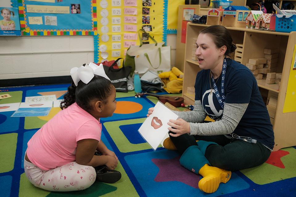 Ann-Louise Wolf and ArtistCorps members work with students at Easton Elementary School in Winston-Salem. / Photo: Raunak Kapoor