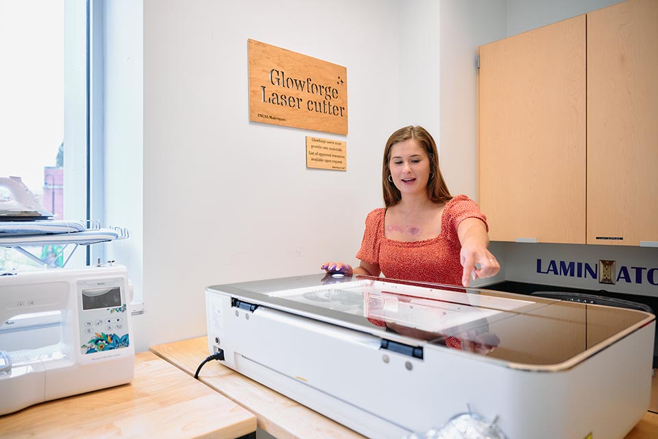 Lani Skelley Yeatts currently serves as a graduate assistant with the UNCSA Library where part of her duties include helping to manage the Makerspace which is available to all students, faculty and staff. / Photo: Wayne Reich