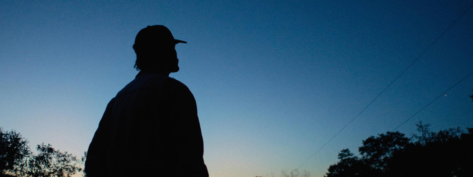 Jack Alcott's silhouette at Tyler Lovett in "Lone Rider" / Photo: IMDB