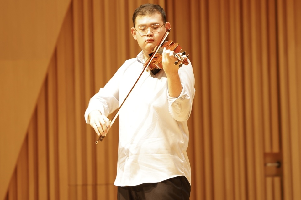 Calvin Feng