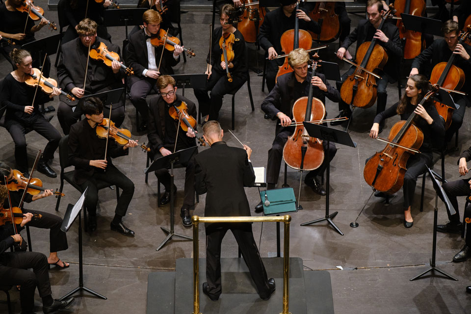 Robert Franz conducts UNCSA Symphony Orchestra / Photo: Wayne Reich