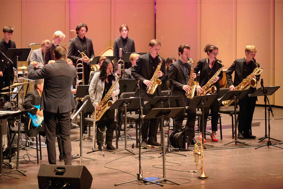 Steve Alford directs the UNCSA Jazz Ensemble / Photo: Wayne Reich